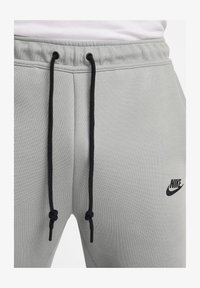 No seleccionado, mica green black