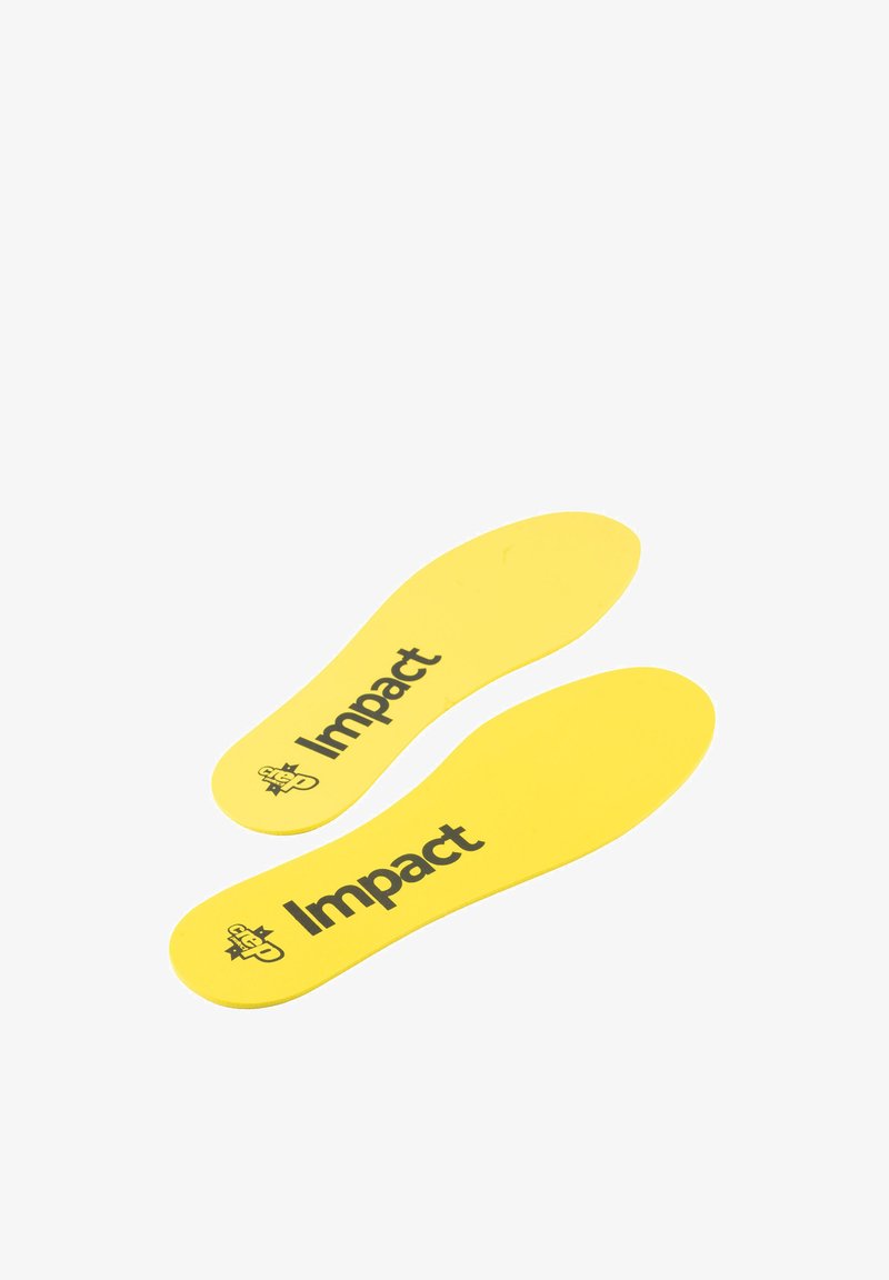 Gele inlegzolen met een gladde textuur, met 'Impact' in zwart gedrukt. Ergonomisch ontworpen voor comfort en ondersteuning in schoeisel.