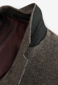 Thumbnail Image 6