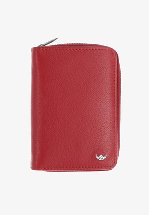 Portefeuille rouge en cuir avec fermeture éclair autour, surface texturée et petit logo argenté dans le coin inférieur droit.