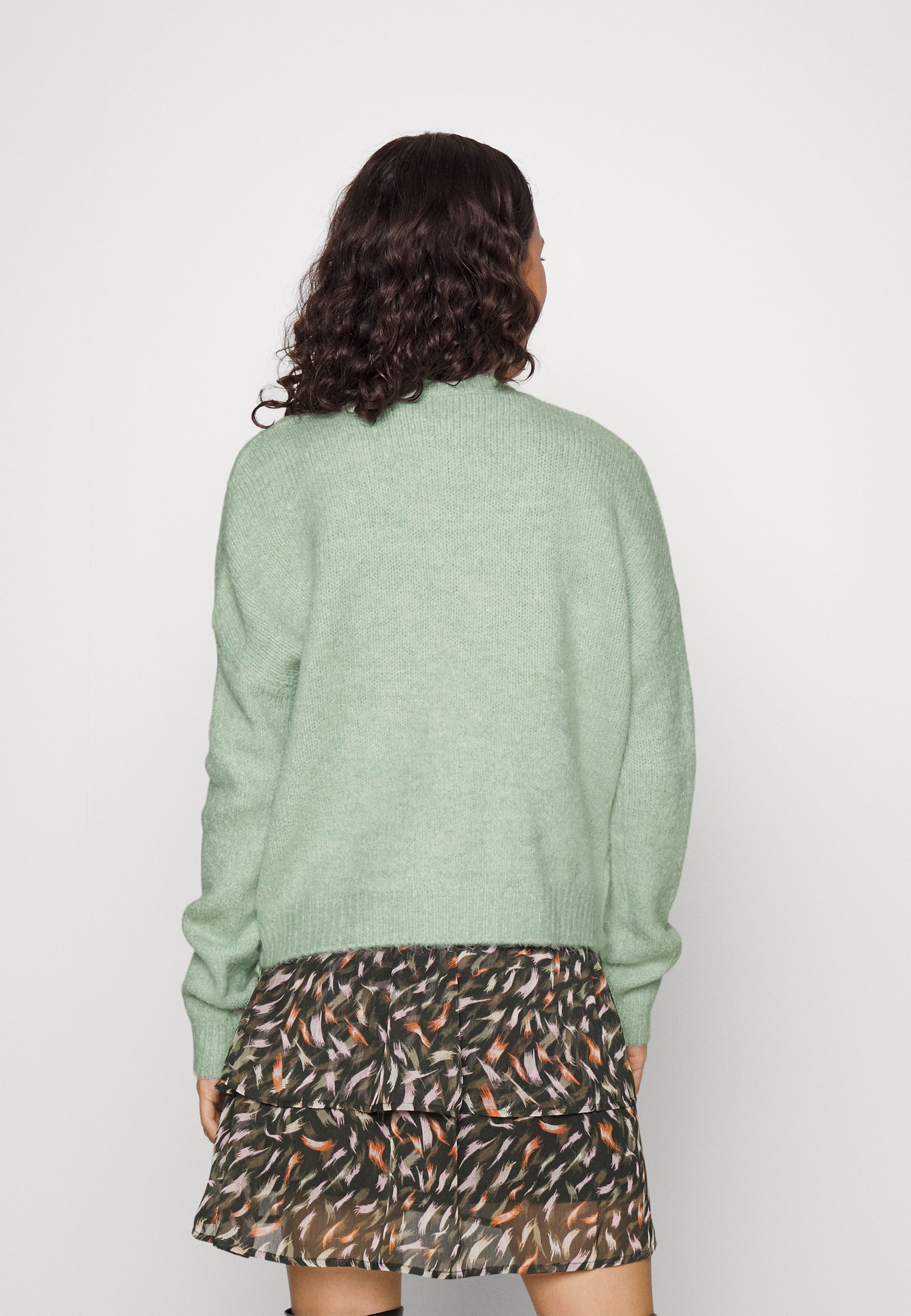 としたセレクトショップ ONLY オンリー 衣服 ファッショ 