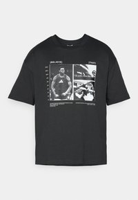 adidas Performance ANTHONY EDWARDS ANTED GFX - T-shirt print - black