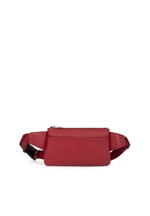 Sac banane en cuir rouge avec compartiment principal zippé, poche avant et sangle réglable avec boucle latérale.