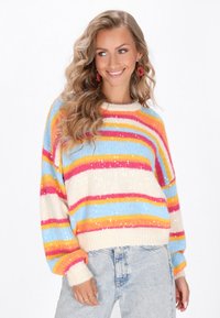 Mehrfarbiger gestreifter Pullover mit horizontalen Linien in Pink, Gelb und Blau, verziert mit Pailletten und einem gerippten Saum, aus einem weichen, flauschigen Material gefertigt.