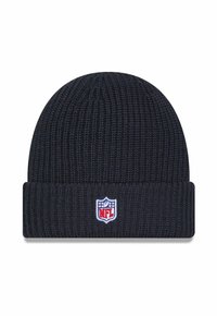 Strickmütze in Marineblau mit gerippter Textur und umgeschlagenem Saum, featuring ein gesticktes NFL-Logo in Rot, Weiß und Blau auf der Vorderseite.