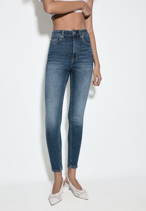 Stradivarius MIT SEHR BUND - Džínsy skinny fit - blue denim