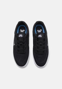 Nike SB MALOR UNISEX - Sapatilhas - black/white/summit white