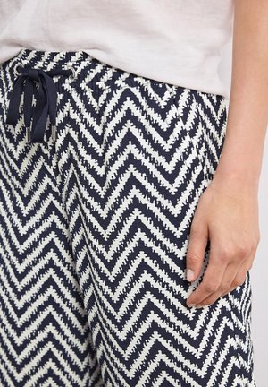 Street One, HIGH WAIST WIDE LEG HOSE IM LOOSE FIT - Pantalon classique - deep blue