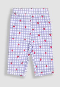 Lahkeet kuviollinen violetti gingham-kuosisilla punaisilla mansikkaprinteillä; valmistettu pehmeästä kankaasta, jossa on joustava vyötärö ja tiukka leikkaus.