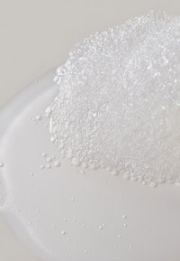 Susanne Kaufmann MALLOW BLOSSOM BATH - Sels de bain & bain moussant