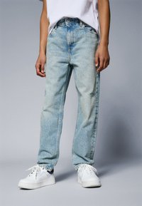 Tommy Hilfiger ARCHIVE BARREL FIT - Jeans Straight Leg - random