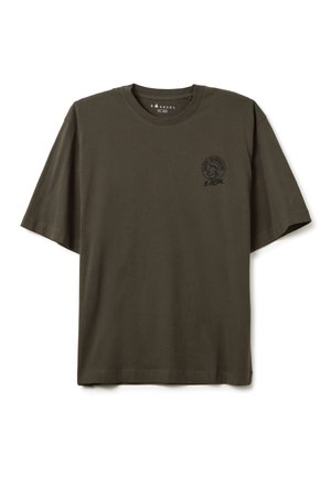 Olivgrünes Baumwoll-T-Shirt mit kurzen Ärmeln, Rundhalsausschnitt und einem kleinen schwarzen Grafikdruck im linken Brustbereich. Weicher Stoff.