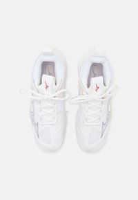 Mizuno WAVE MOMENTUM 3 - Tinklinio batai - white/aleutian/cloud pink