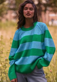 Next CREW NECK - Pulover - green blue stripe