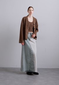 Holzweiler FLUFFY CARDIGAN - Cardigan - dark brown
