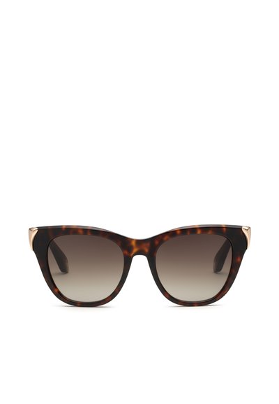 Sonnenbrille im Cat-Eye-Stil mit Schildpatt-Fassung und dunklen Verlaufsgläsern, mit kleinen goldenen Akzenten an den oberen Ecken.