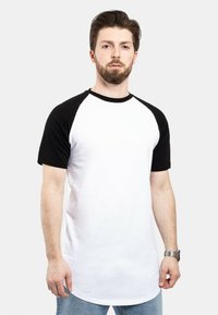 Blackskies ROUND BASEBALL KURZARM - Marškinėliai su spaudiniu - white/black