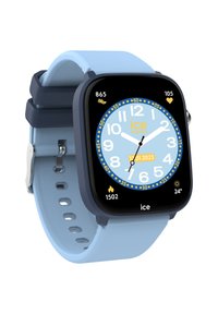 Smartwatch con display rettangolare nero, sfondo blu, lancette bianche, testo giallo e cinturino in silicone azzurro chiaro con accenti neri.