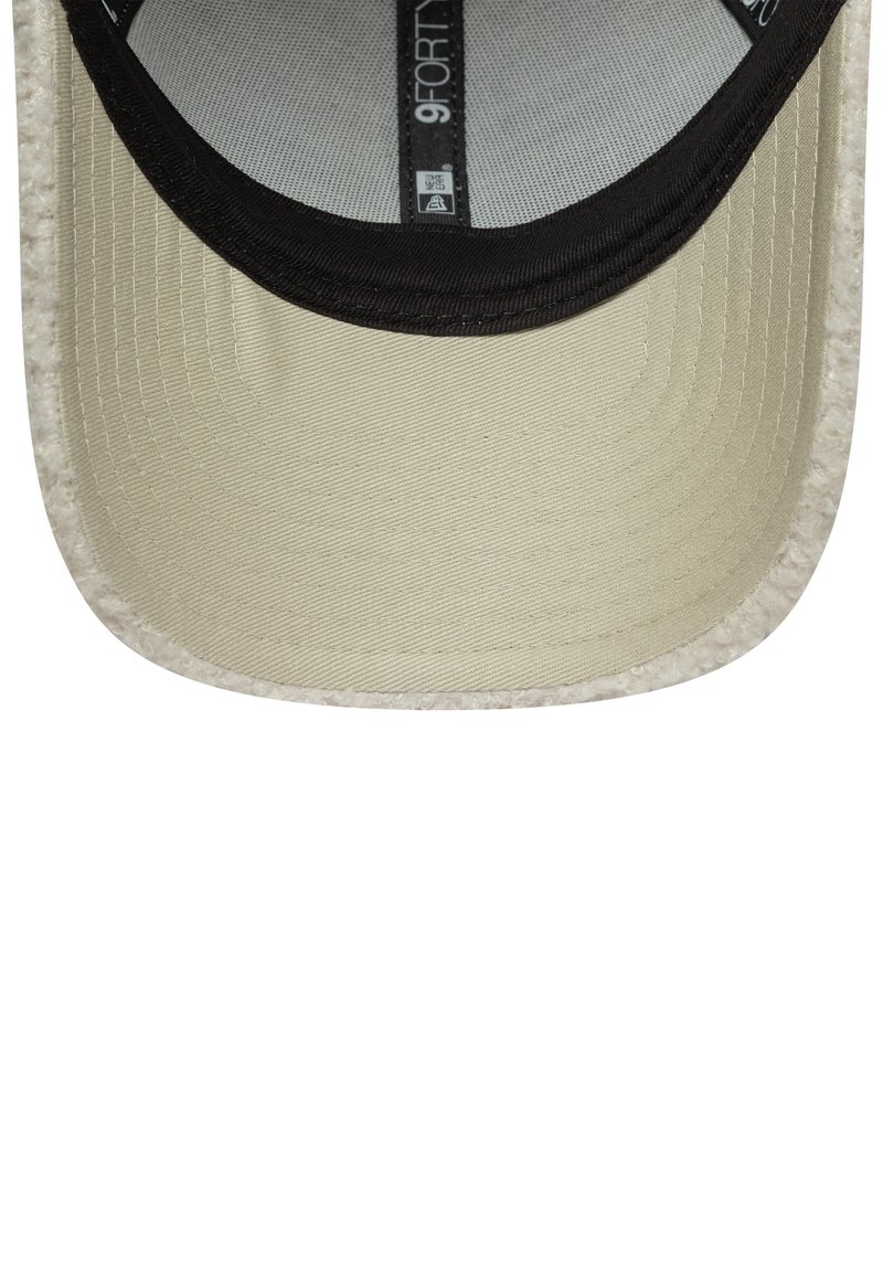 Berretto Invernale New Era 9Forty Per Bambini – Morbido Peluche Beige Con Orecchie Da Orso, Taglia 4-6 Anni