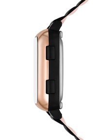 Roségoldene und silberne Armbanduhr mit einem schwarzen Armband, rechteckigem Zifferblatt, zwei Druckknöpfen und gedrehtem Armbanddesign. Glatte Metalloberfläche.