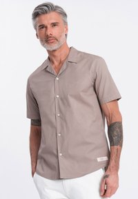 Unausgewählt, brown
