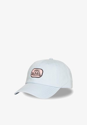 Casquette de baseball bleu clair avec une visière incurvée et un patch rose avec le texte « Von Dutch » et un motif soleil à l’avant.