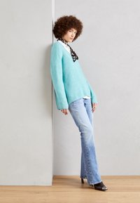 Mos Mosh THORA V-NECK - Maglione - wasabi