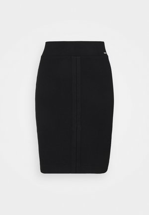 Jupe crayon en maille noire avec une taille haute, deux rayures verticales à l'avant et une coupe slim. Texture douce et détails minimalistes.