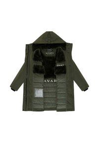 Groene parka met een bontbelijnde capuchon. Heeft rits- en drukknoopsluitingen, meerdere zakken en een gewatteerde binnenkant met merkopdruk. Zacht materiaal.