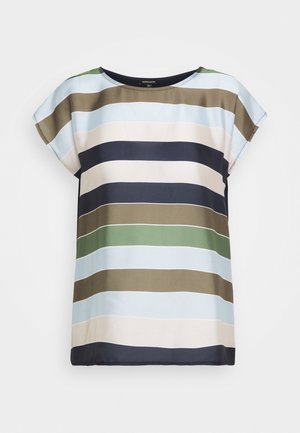 Kortærmet bluse med horisontale brede striber i marineblå, beige, grøn, lyseblå og oliven på et glat stof.