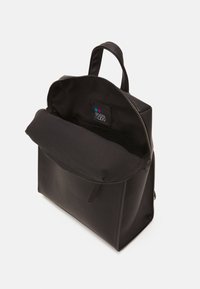 Even&Odd Mochila - black