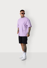 ESTEEM DOUBLE LETTERING OVERSIZED - Print T-shirt - lilac