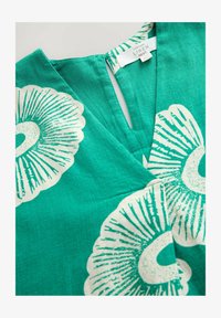 Selected, green floral