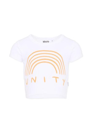 Biały krótki, skrócony t-shirt z pomarańczowym wzorem tęczy i słowem „UNITY” pod łukami tęczy z przodu.