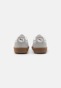 Puma PALERMO UNISEX - Tenisky - white/cool light gray/gold