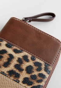 Next LARGE SPLICE  REGULAR FIT - Portafoglio - animal colour