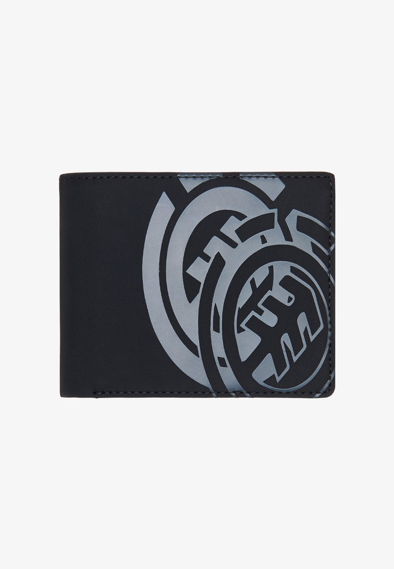 Portefeuille noir avec une finition mate lisse et un grand logo abstrait gris. Bords cousus ; aucun élément métallique visible.