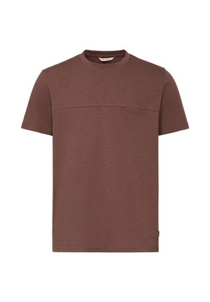 Braunes T-Shirt mit kurzen Ärmeln und Rundhalsausschnitt, mit feinen horizontalen Nahtdetails über der Brust und kleinem Logo in der Nähe des Saums.