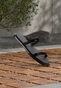 Non sélectionné, triple black