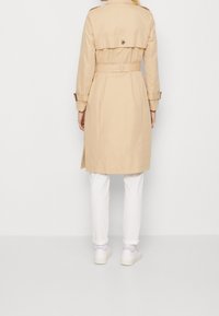 Esprit Gabardina - sand