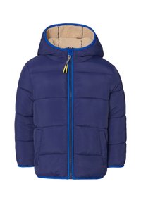 Granatowa kurtka puchowa z kapturem, z puszystym beżowym wykończeniem, niebieskimi akcentami zamka błyskawicznego i dwiema przednimi kieszeniami. Poziomy wzór przeszyć.