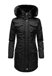 Zwarte parka met een gevoerde capuchon van nepbont, twee borstzakken en twee onderzakken. Voorzien van een lange, rechte snit en knoopsluiting.