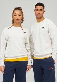 New Balance ESSENTIALS  - Sweater - dunkelgrau