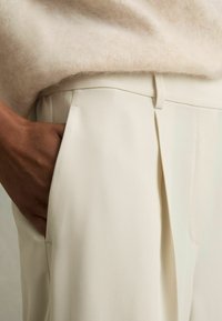 Reiss PETITE FIT - EDEN ELASTICATED WAIST WIDE - Housut - cream