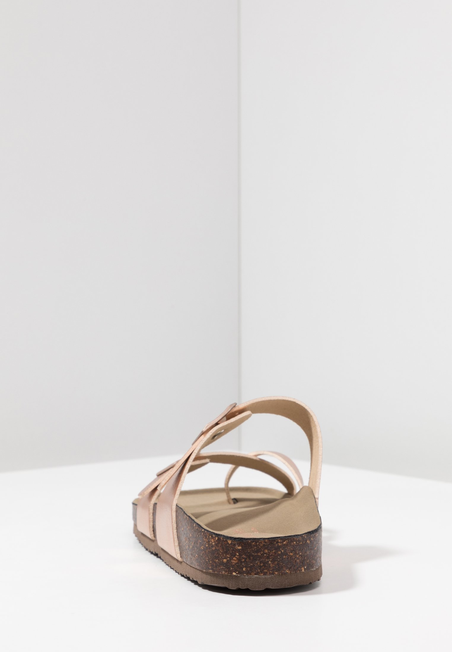 madden girl bryceee sandal rose gold
