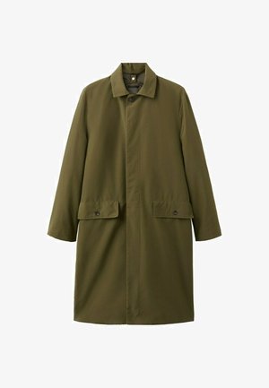 Lange olijfgroene jas met een klassieke kraag, verborgen knopen aan de voorkant en twee afneembare klepzakken met knopen op de heupen.