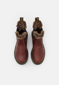 Dr. Martens 2976 LEONORE - Bottes de neige - brown abruzzo