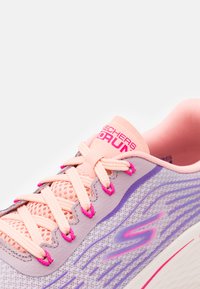 Skechers MAX CUSHIONING ELITE 2.0 - Joggesko - lavender/pink