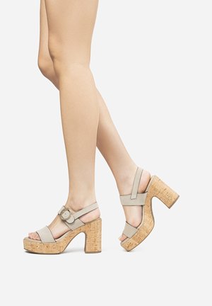 Sandalen met plateauzool - ivory