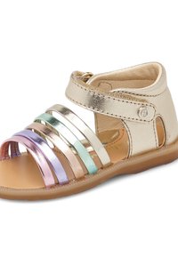 Zlaté sandály s uzavřenou patou a několika kovovými popruhy v růžové, fialové, zlaté, zelené a modré barvě. Nastavitelný popruh s přezkou.